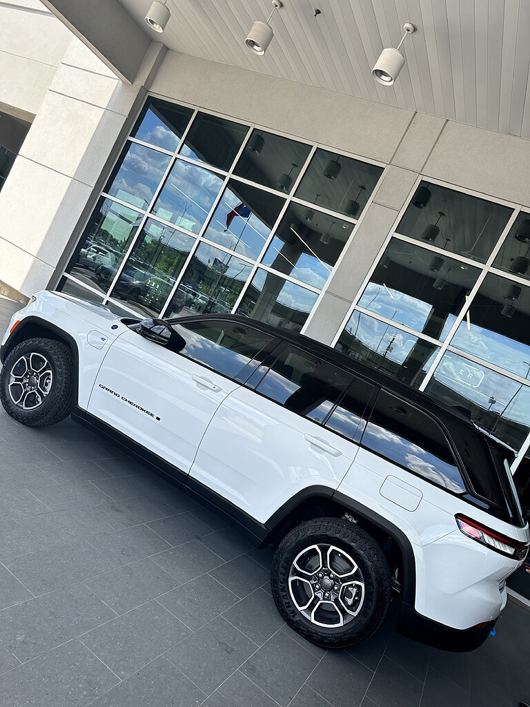 Signed 2022 Grand Cherokee 4xe Trailhawk MSRP 67,055 500/month