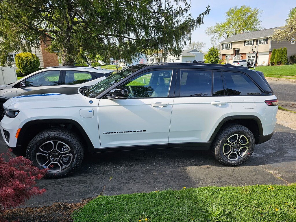 Signed 2022 Jeep Grand Cherokee 4xe Trailhawk 505/mo 505 DAS 24/10k