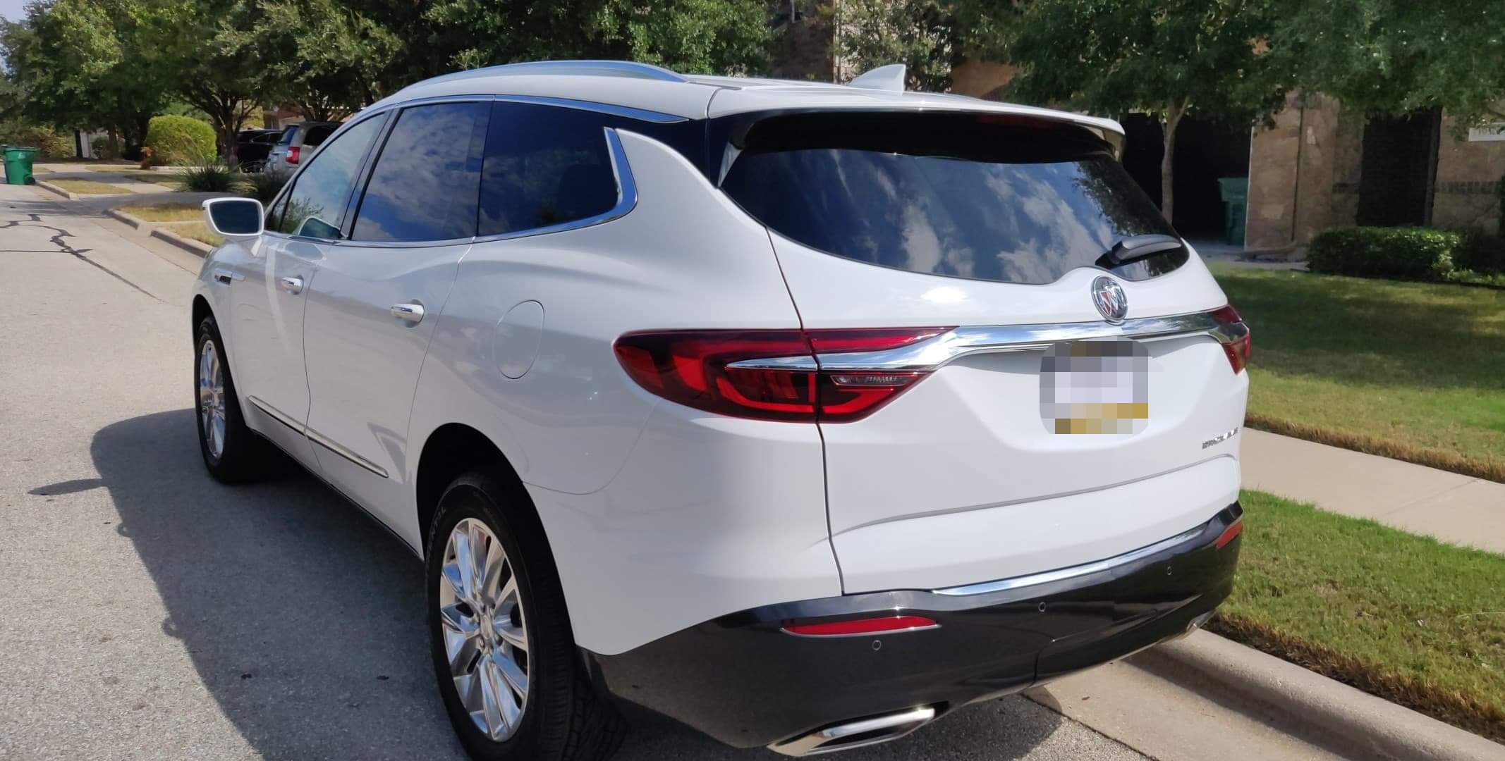 2019 Buick Enclave Essence FWD 46820 428/m includ. Tax DAS 428 in